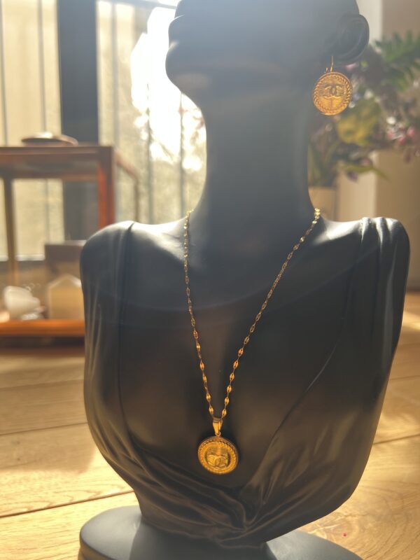 Collier Chanel + Boucle d’oreilles chanel + Bague Chanel – Image 2